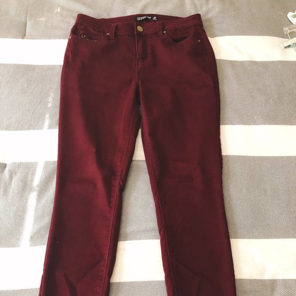 🌟HP!🌟 Design Lab | Burgundy Jeans - Picture 2 of 9